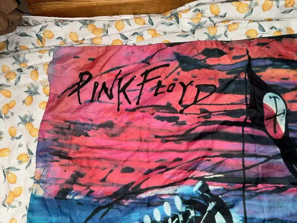 Vintage 1982 Pink Floyd The Wall Marching Hammers Tapestry Flag Winterland Heart